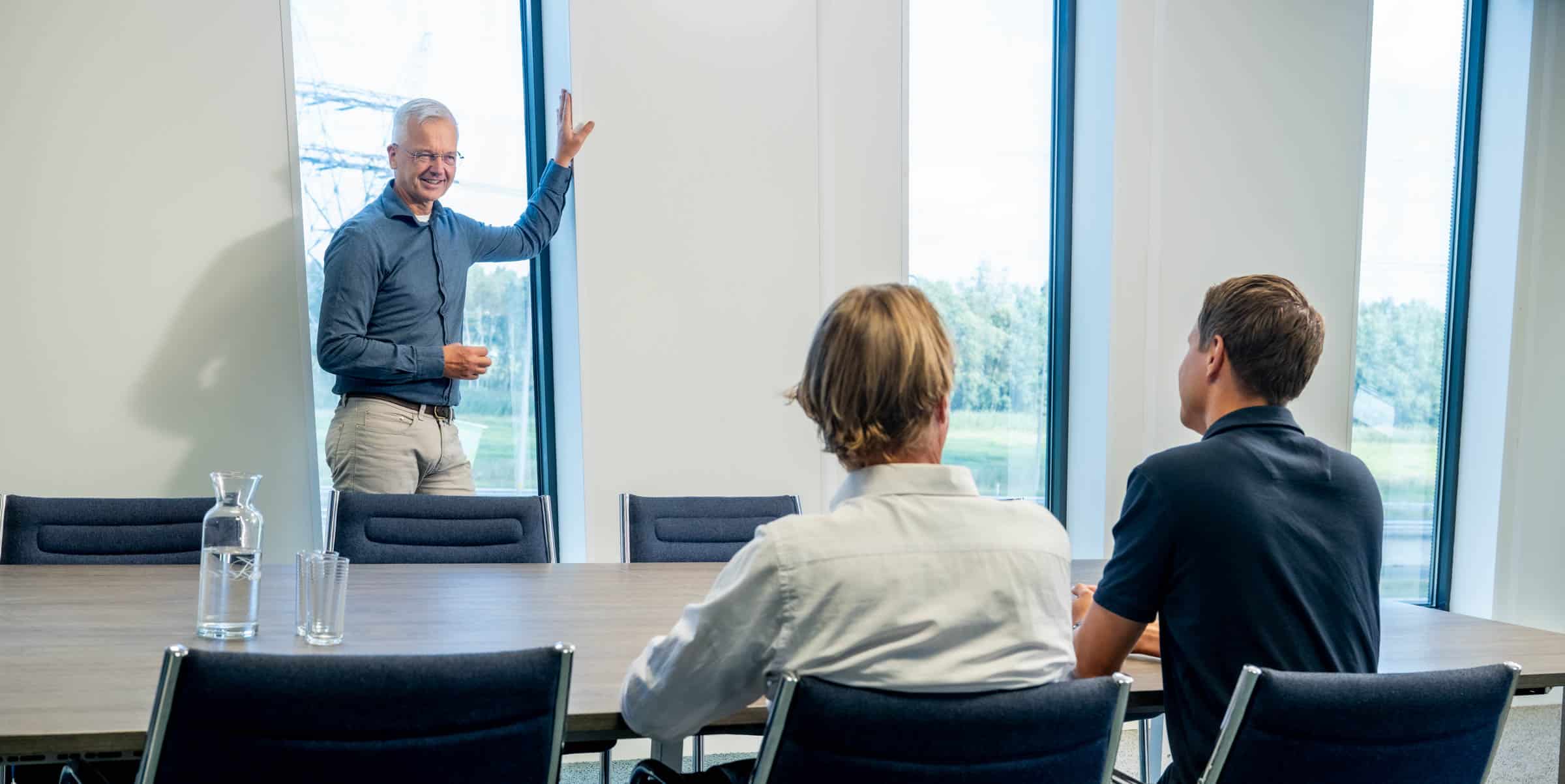 Effectief communiceren in een team, ontwikkelgerichte scans en selectieassessments. We adviseren graag in jouw maakbedrijf!